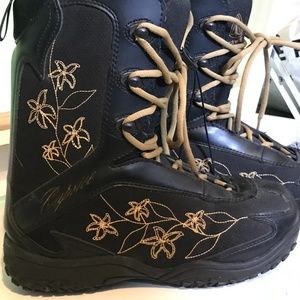 Firefly snowboard boots